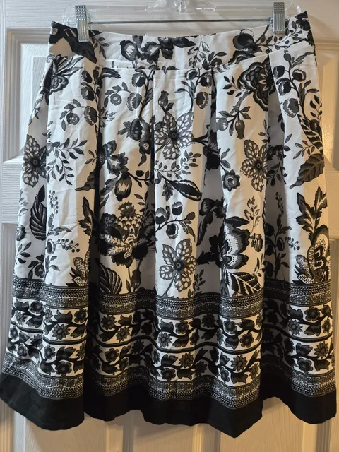 Shein Black White Floral Pleated Cotton Midi Skirt Size L.