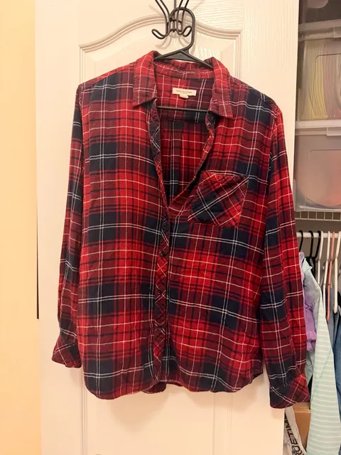 Beach Lunch Lounge Plaid Flannel Shirt Size M Red Black Long Sleeve
