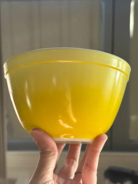 Pyrex Pineapple Party 401 Yellow Mixing Bowl