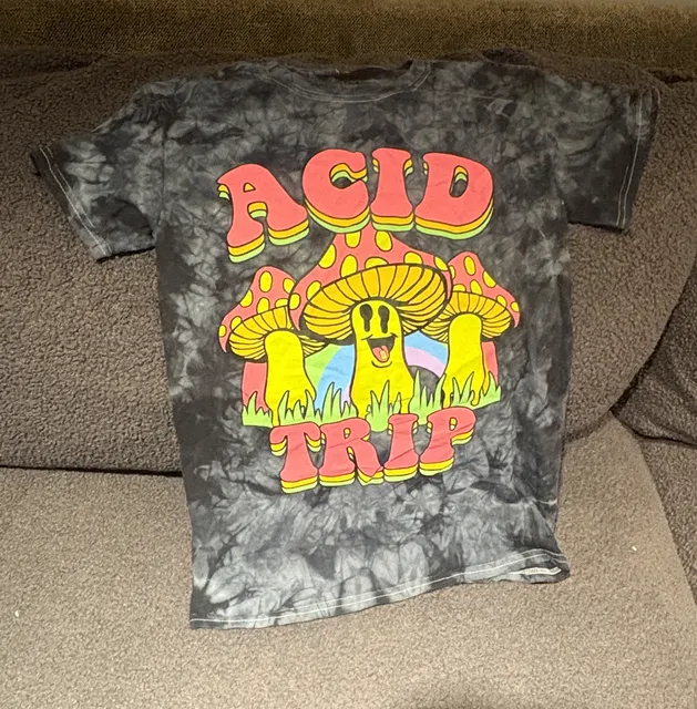 Spencer's Acid Trip Mushroom T-Shirt Size S Black Tie Dye Graphic
