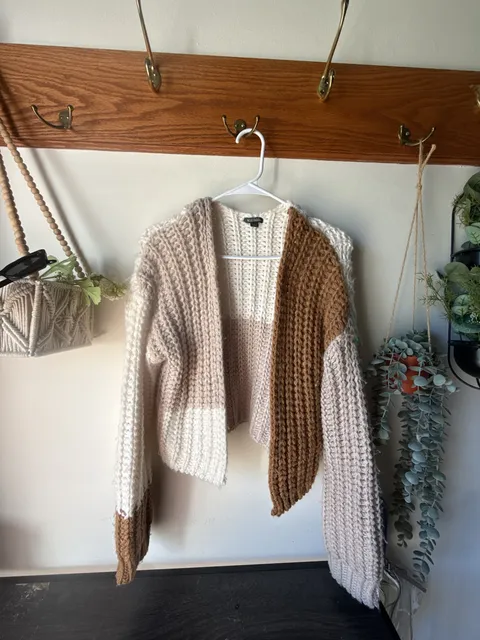 The Perfect Fall 🍁 Chunky Knit Cardigan Size S Color Block