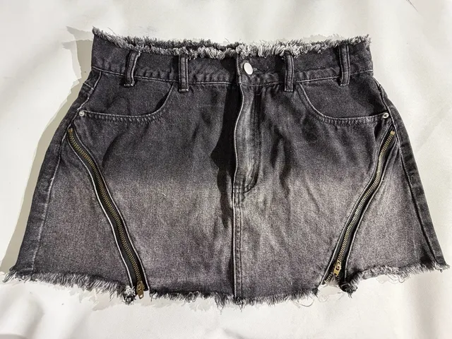SHEIN Black Washed Denim Skort Frayed Hem Zipper Size L 8/10