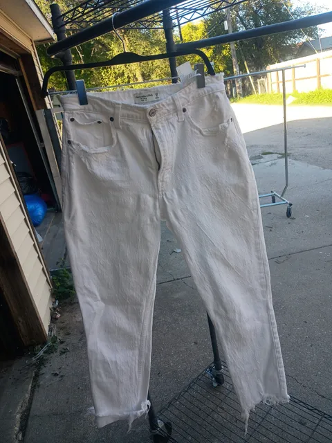 Abercrombie & Fitch The Skinny High Rise Size 28 6R White Jeans