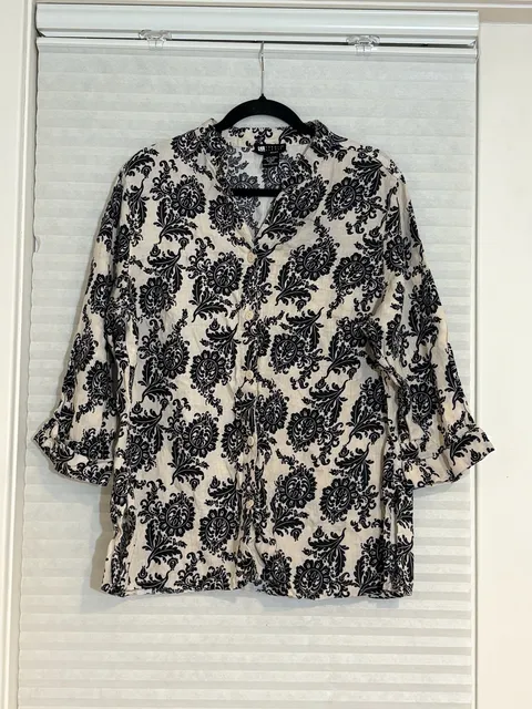 Carole Little Blouse Size 1X Black Beige Linen Floral Button Up 3/4 Sleeve