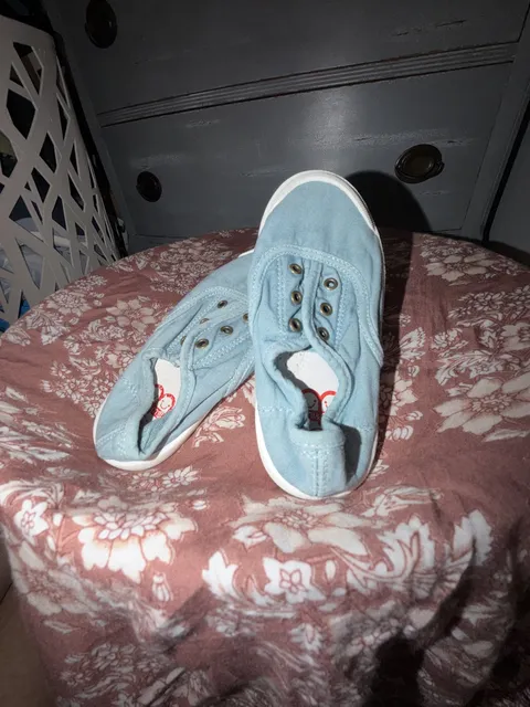 Mimi & Mimi Canvas Slip-On Sneakers Size 29 Light Blue