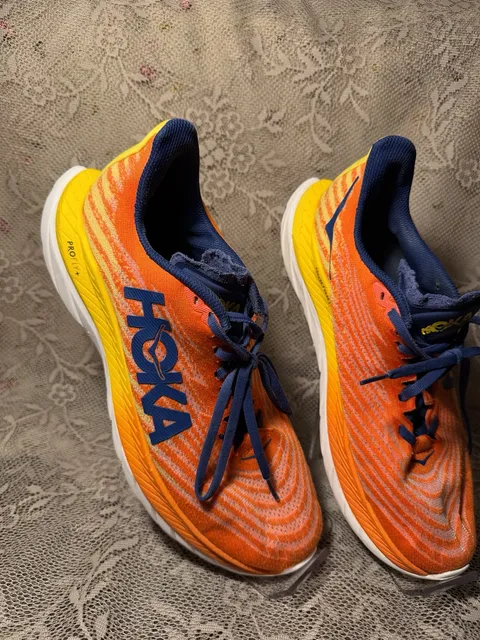 LUS 23 Hoka One One Carbon X Size 9.5 Orange Running Shoes