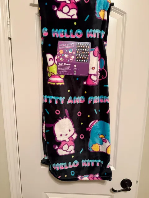 Hello Kitty And Friends Plush Throw 50x70in Black