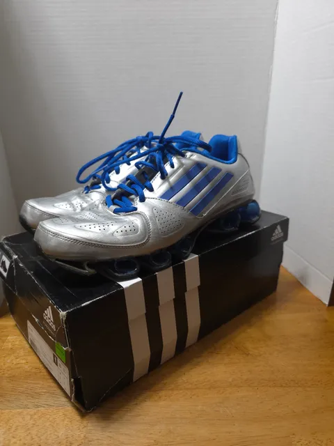 Adidas Response Bounce Size 9.5 Silver Blue Sneakers
