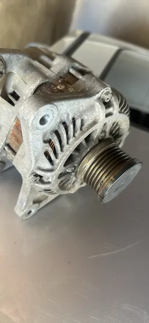 Used]Swift Sport ZC32S alternator 3140071L03 - Auto Parts