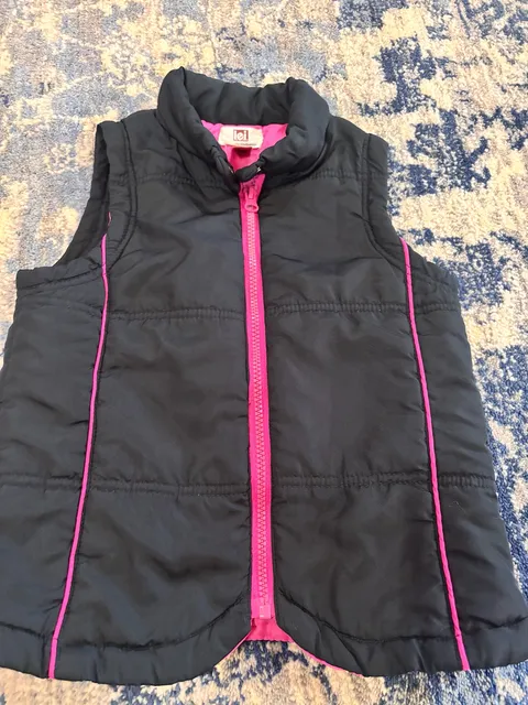 lei Puffer Vest Size M 7/8 Black Pink Full Zip Puffer Outerwear