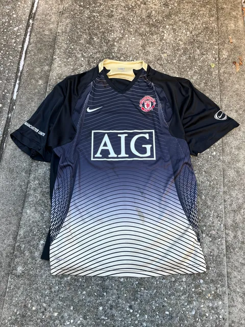 Nike Manchester United Training Jersey Size L men’s black gold 2007 