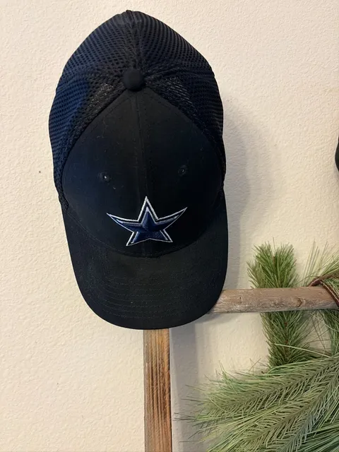 New Era Dallas Cowboys Hat Size L/XL Black Trucker Cap