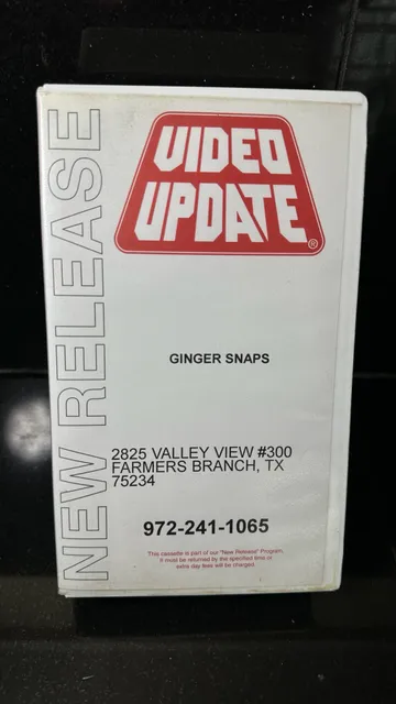 Rare Artisan Home Entertainment Ginger Snaps VHS Video Update Rental