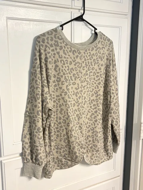 BKE Leopard Print Sweatshirt Size S Gray Beige Crewneck Pullover