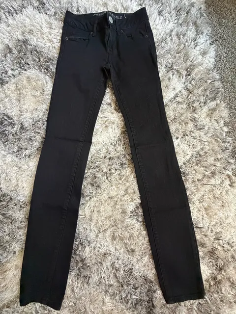 American Eagle Super Stretch Skinny Jeans Size 0 Black