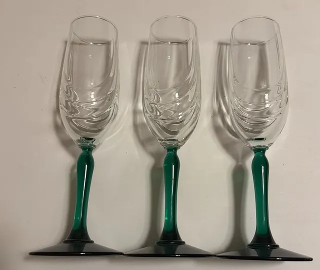 Green Stem Swirl Champagne Flutes Set of 3