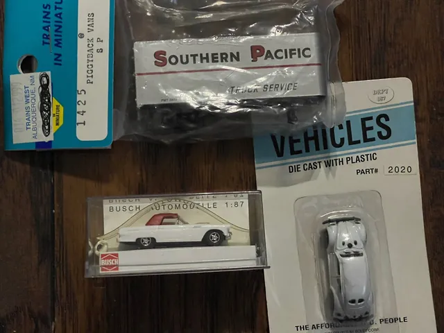 Set of 3 HO scale DieCast Vehicles Busch, Atlas, & more pack of 3 NIb