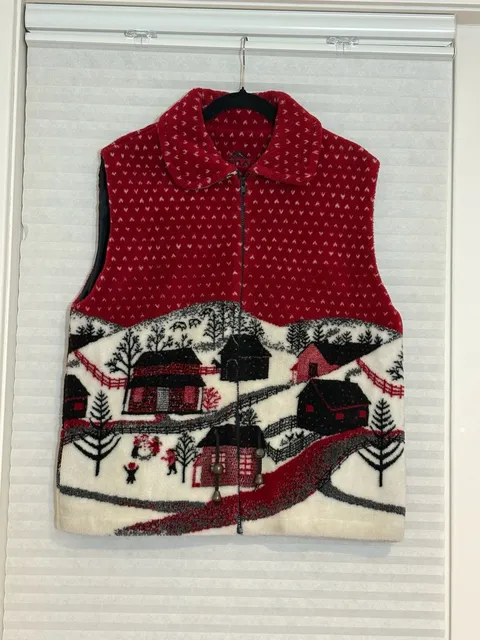 Denali Winter Scene Fleece Vest Size Large Red Christmas Holiday