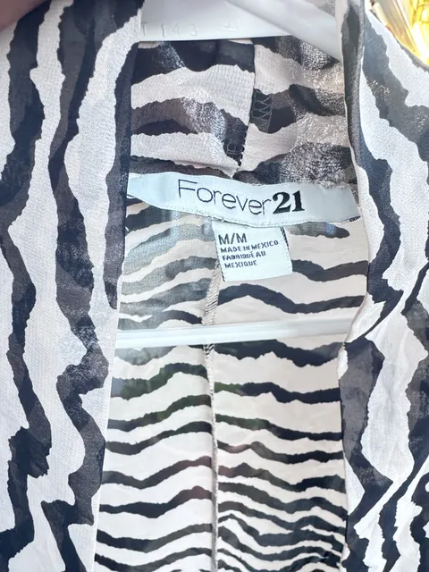 Forever 21 Open Front Kimono Size M Zebra Print Sheer Cardigan