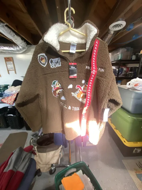 Disney Chip & Dale Sherpa 1/2 Zip Pullover Size XL Brown NWT