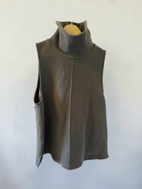 OGL Turtleneck Sleeveless Top Size L Grey
