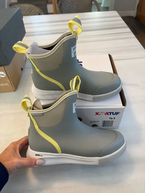 Xtratuf Salmon Sisters Ankle Deck Sport Boot Size 6 Grey Yellow