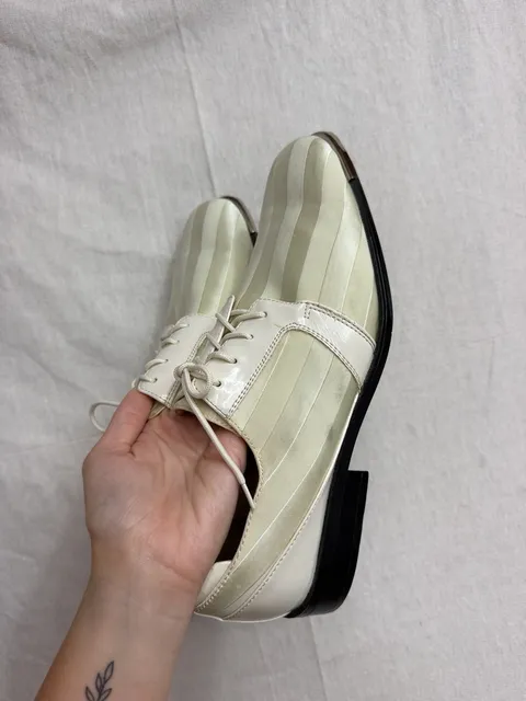 Hugo Vitelli Striped Satin Formal Dress Shoes Cream White