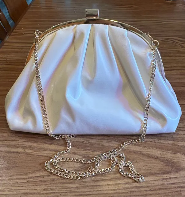 Jewel Badgley Mischka White Clutch Handbag With Chain Strap