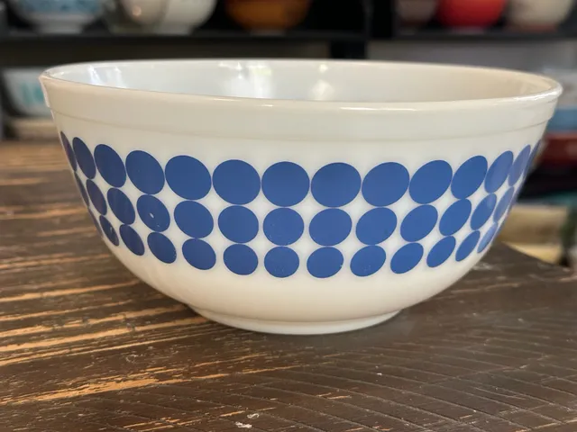 Pyrex Blue Dot Mixing Bowl