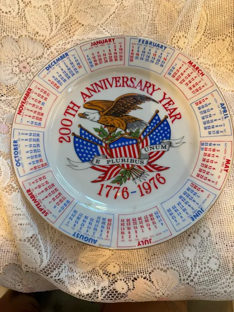 Spencer Gifts Bicentennial 1976 Calendar Collector Plate