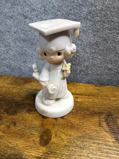 🌸 VINTAGE PRECIOUS MOMENTS FIGURINES – COLLECTOR’S LOT! 🌸