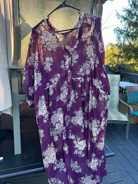 Torrid Floral Sheer Button-Up Tunic Size 3 Burgundy V-Neck Blouse