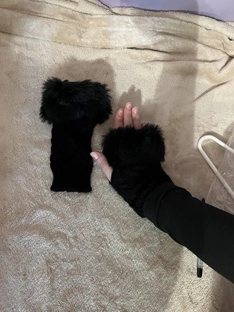 NWOT Fingerless Gloves Black Knit Faux Fur Trim Hand Warmers