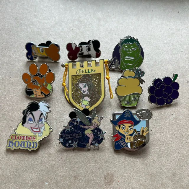 Lot Ten (10) Disney Pin Set Scar tinkerbell jake cruise