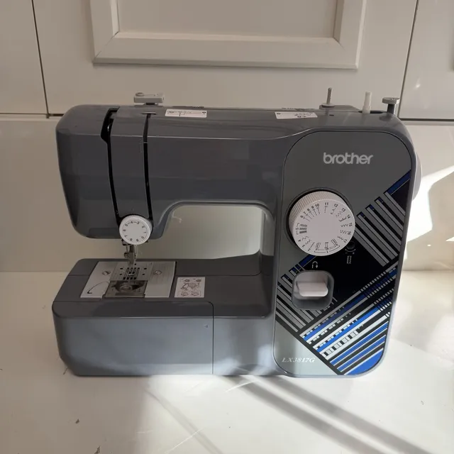 BROTHER LX3817G SEWING MACHINE 17 StitchPortable Full Size SewingMachine EUC