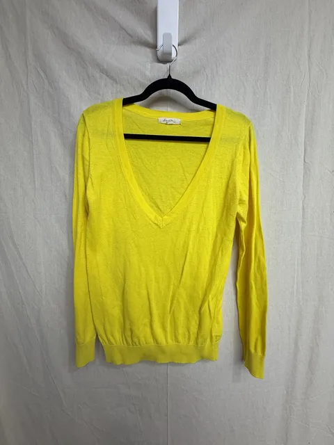 Forever 21 V-Neck Sweater Size L Yellow Lightweight
