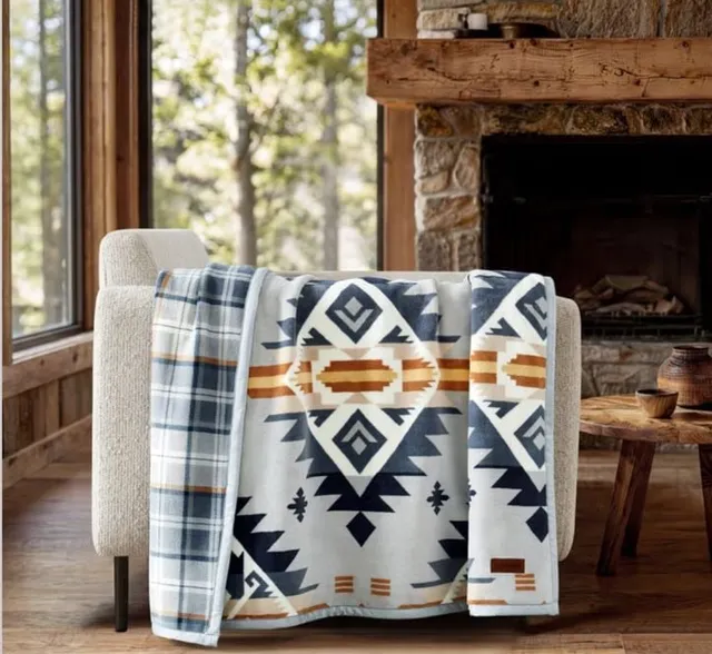 NEW Pendleton Sierra Sunset Throw Blanket 50”x70”