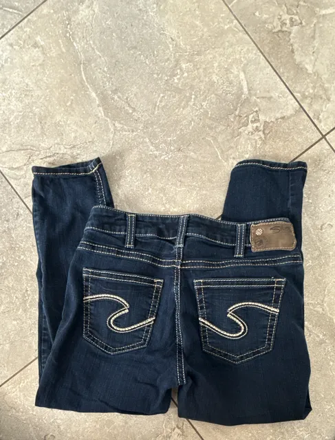 Silver Jeans Co. Suki High Capri Size 30/L24 Dark Wash Super Stretch