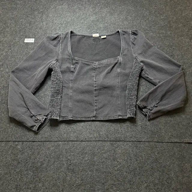 Levi's Denim Blouse Top Size XL Black Acid Wash Smocked Long Sleeve
