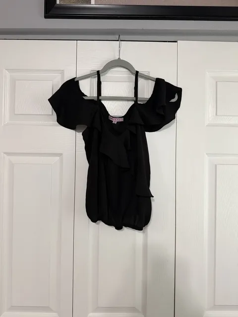 Crave Fame Cold Shoulder Blouse Size M Black Ruffle Top