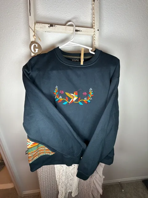 Maos Ethnica Embroidered Hummingbird Sweatshirt Size M Black