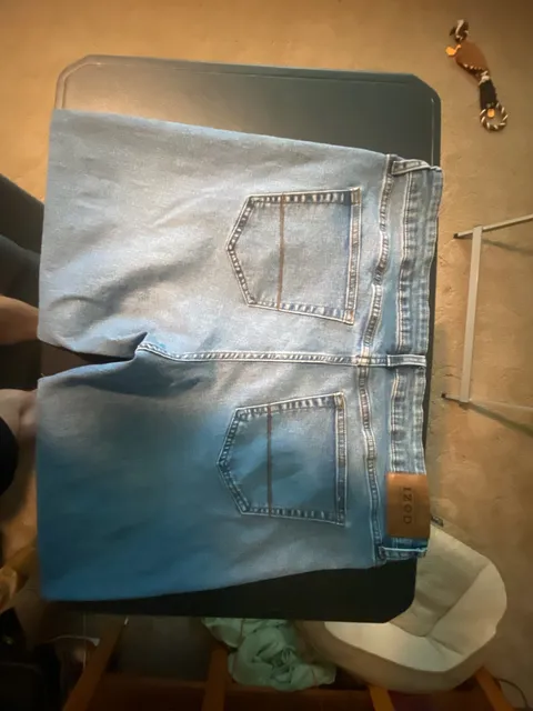 IZOD Men's Straight Fit Blue Wash Stretch Denim Jeans Size 40x29