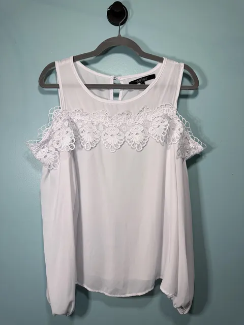 Louise Paris Blouse Size L White Cold Shoulder Lace Trim
