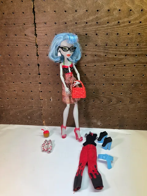 Monster High Skull Shores Ghoulia Yelps