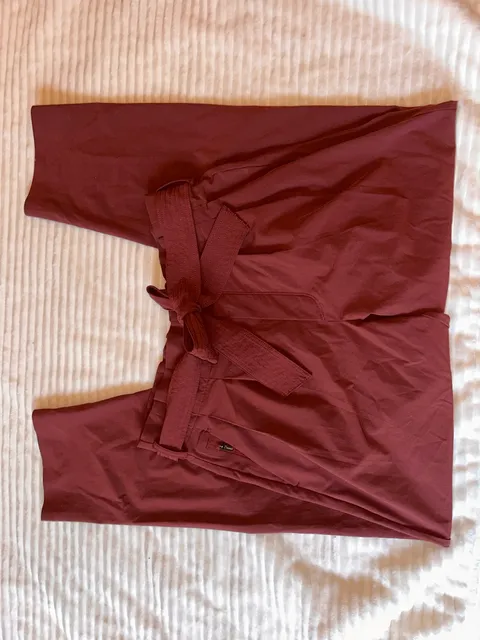 Athleta Skyline Pant Size 2 Red Paperbag Waist Tie Belt