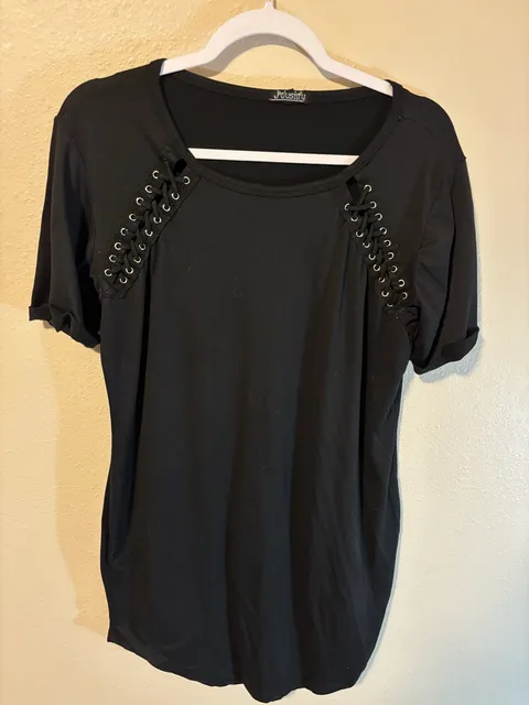J for Justify Top Size XL Black Grommet Lace Up Shoulders Short Sleeve