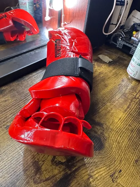 ProForce Lightning Sparring Gloves Size M Red Karate Martial Arts