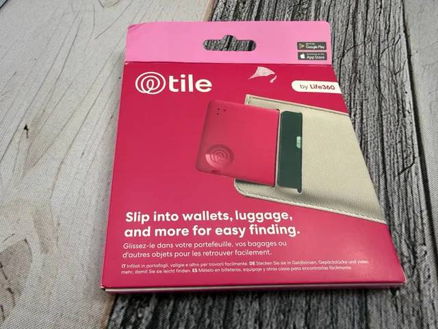 Tile by Life360 Slim Bluetooth Tracker Pink Punch