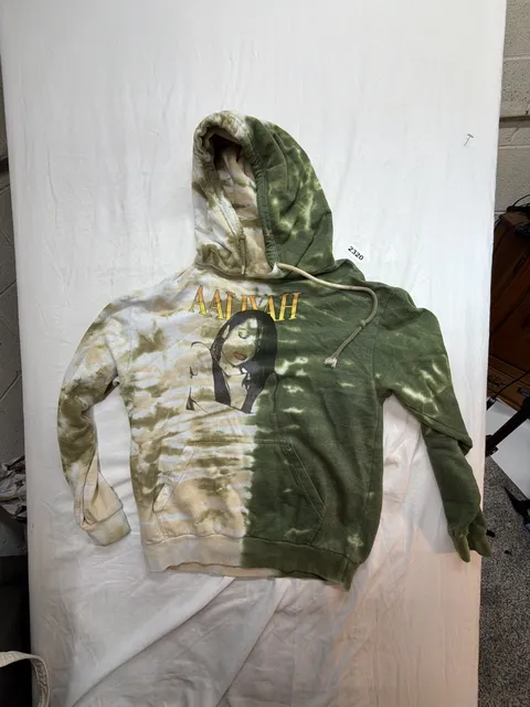 Aaliyah Hoodie Size M Green Tie Dye Graphic Sweatshirt