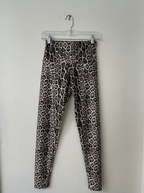 Onzie Leggings Size S/M Leopard Print High Waist